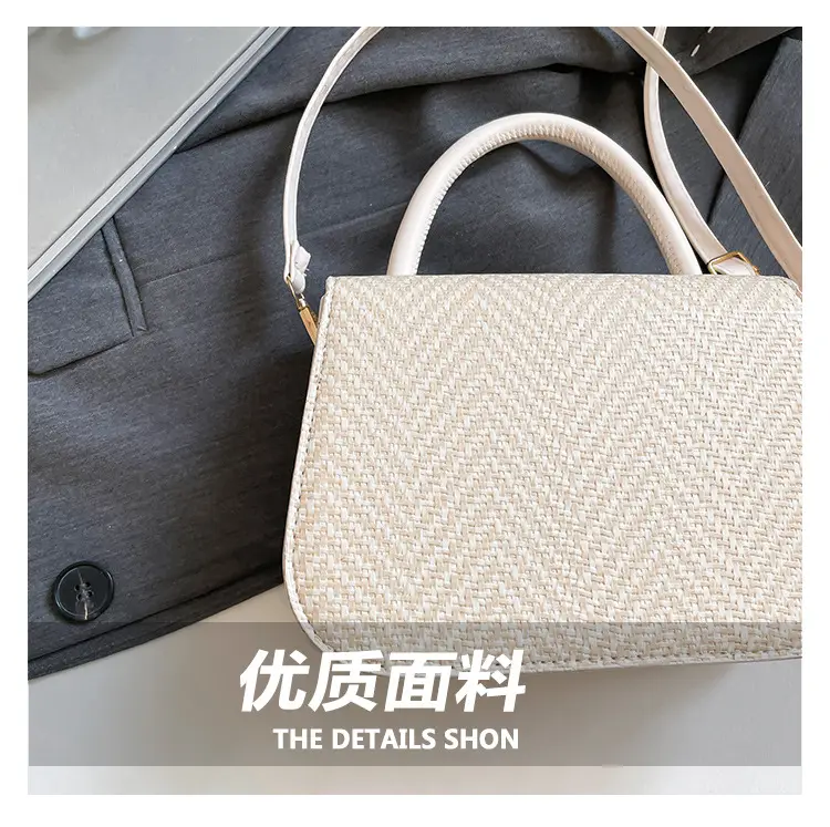 Green Patchwork Crossbody Bag with Lock Buckle 2025 — feature 4