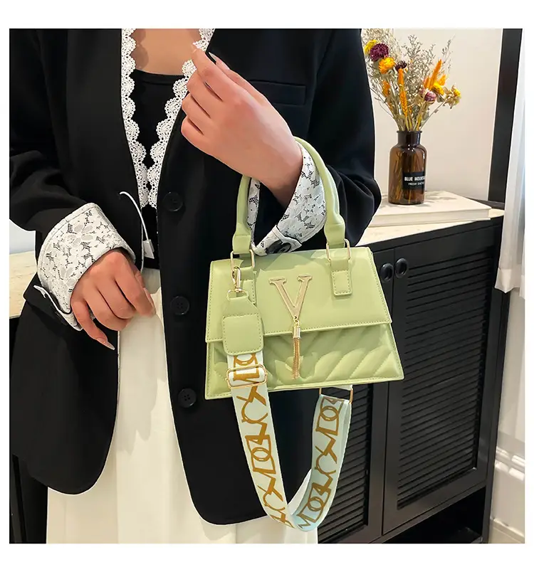 Retro Tassel Embroidery Shoulder Bag Beige 2025 — feature 22