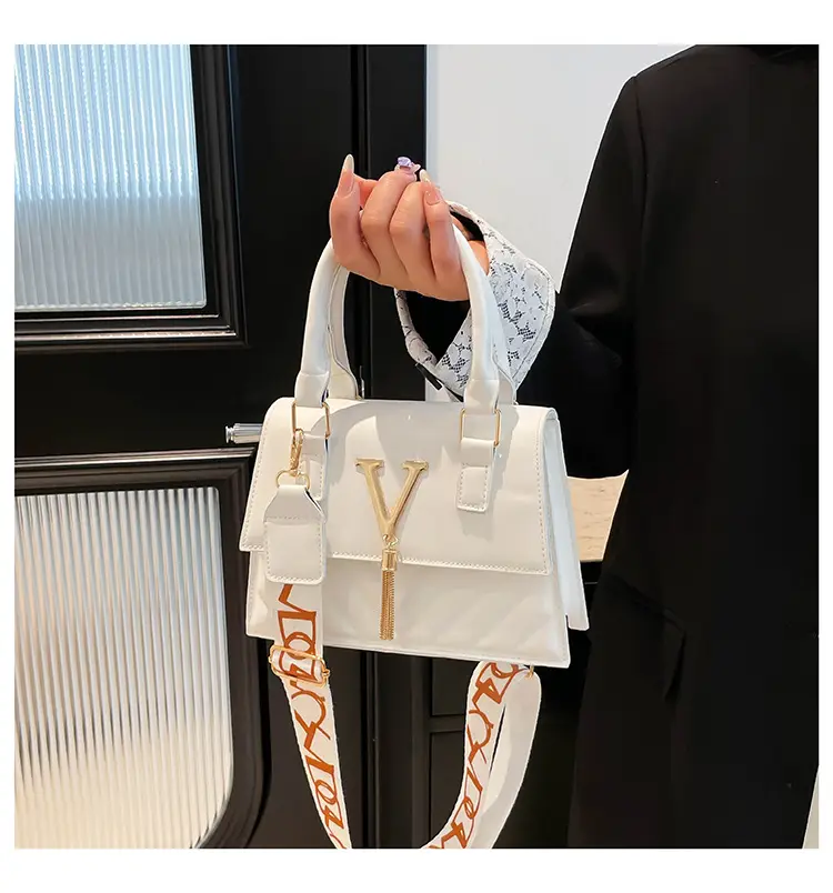Retro Tassel Embroidery Shoulder Bag Beige 2025 — feature 27