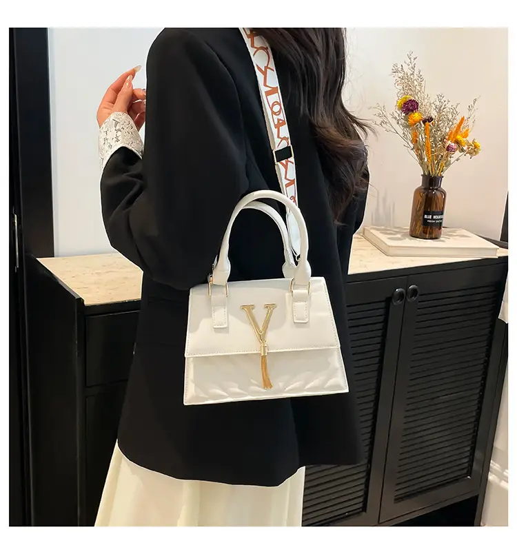 Retro Tassel Embroidery Shoulder Bag Beige 2025 — feature 29