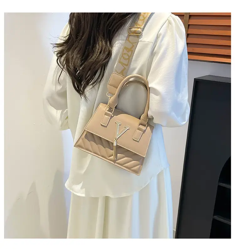 Retro Tassel Embroidery Shoulder Bag Beige 2025 — feature 32