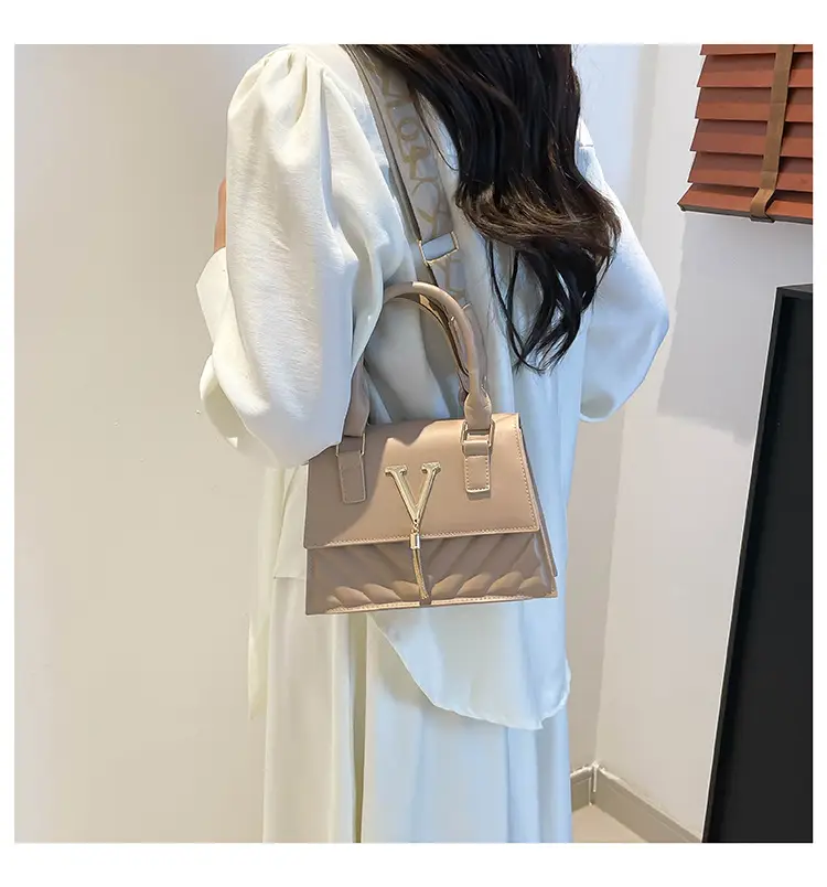 Retro Tassel Embroidery Shoulder Bag Beige 2025 — feature 33