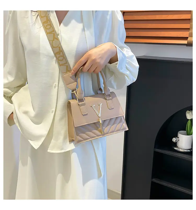 Retro Tassel Embroidery Shoulder Bag Beige 2025 — feature 34