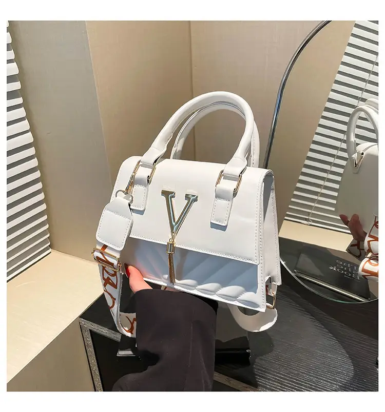 Retro Tassel Embroidery Shoulder Bag Beige 2025 — feature 37
