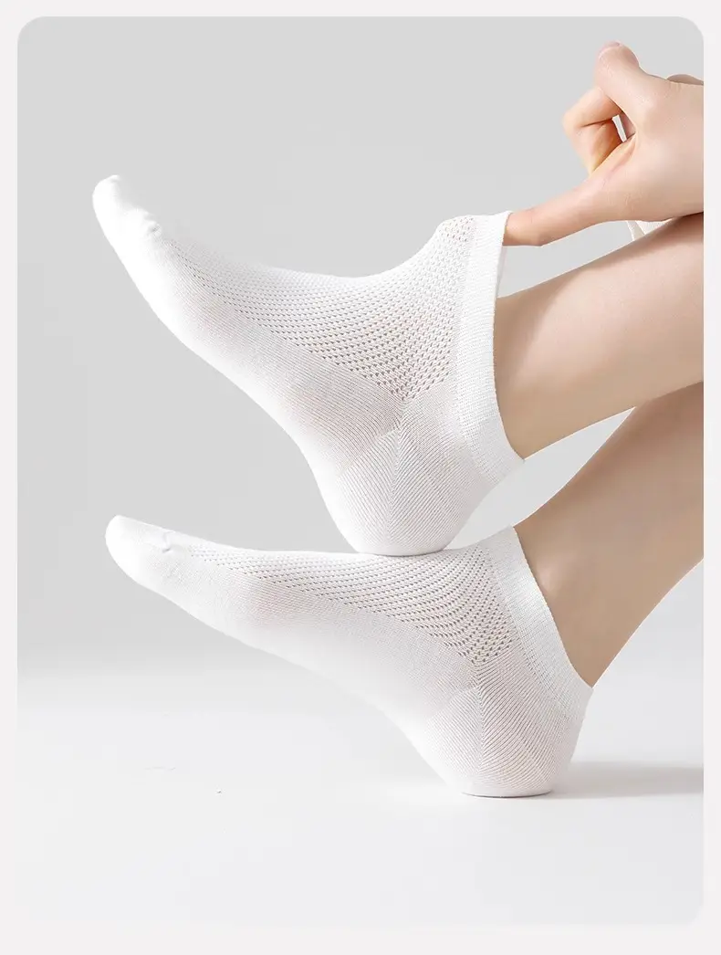 Disposable Mesh Socks for Women Summer Thin Socks White Versatile Sports Socks Pure Color Breathable Sweat-Absorbent Short Socks — feature 4