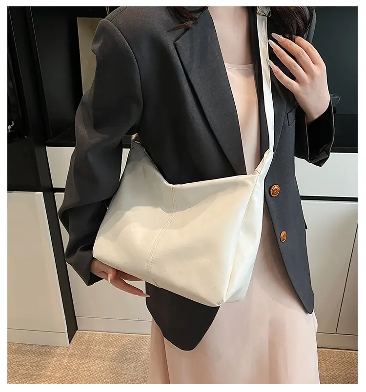 Red Leather Tote Bag for Women Summer Commute — feature 1