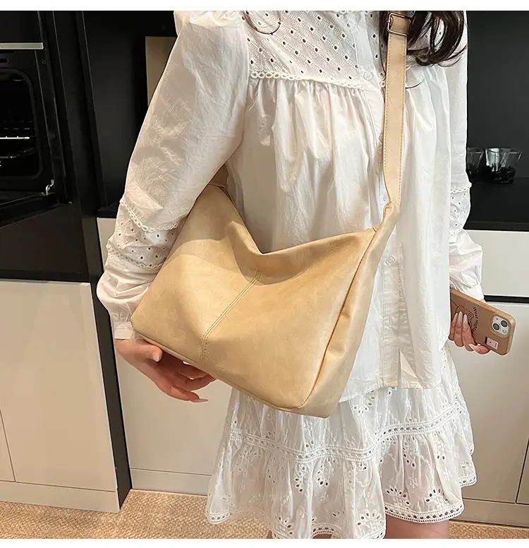 Red Leather Tote Bag for Women Summer Commute — feature 10