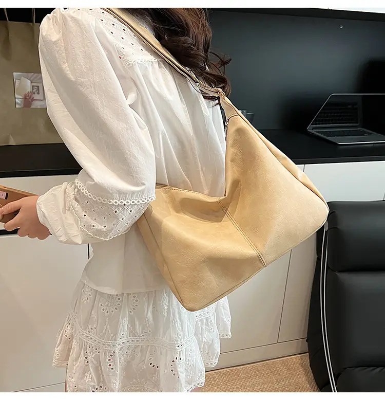 Red Leather Tote Bag for Women Summer Commute — feature 14
