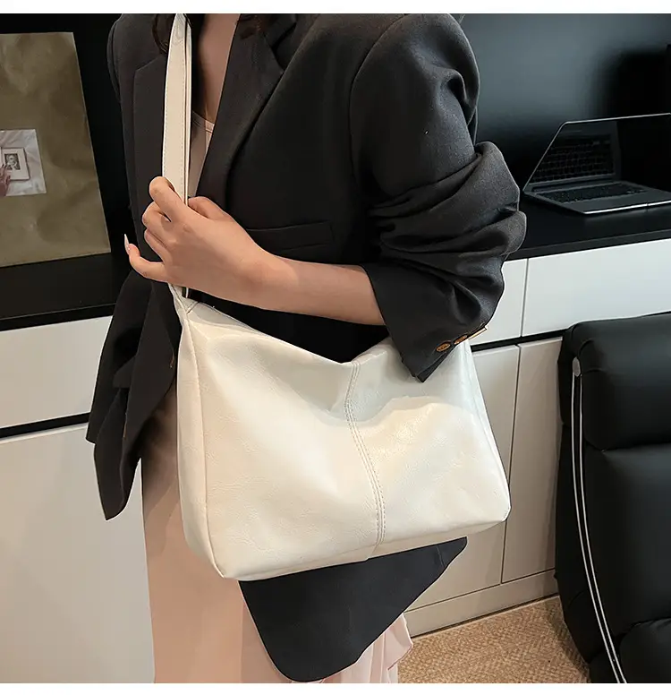 Red Leather Tote Bag for Women Summer Commute — feature 17