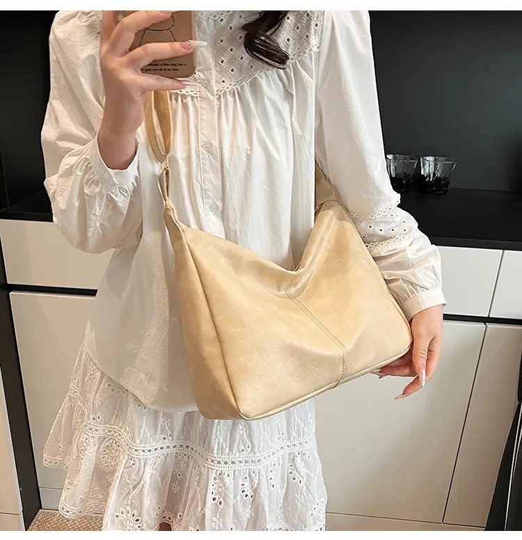 Red Leather Tote Bag for Women Summer Commute — feature 9