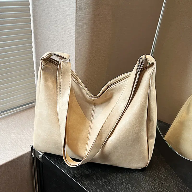 Red Leather Tote Bag for Women Summer Commute - Image 3