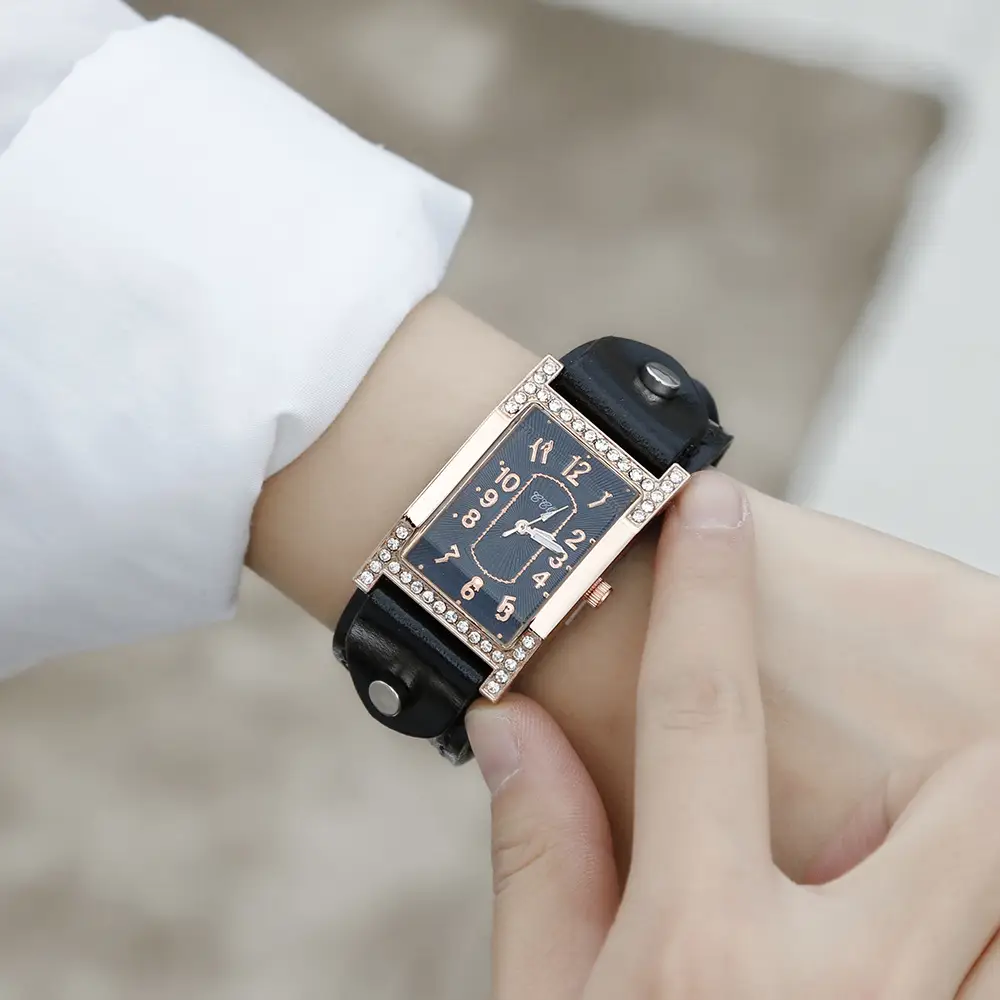 Square Rhinestone Women's Watch Green Leather Magnetic Buckle - Image 10