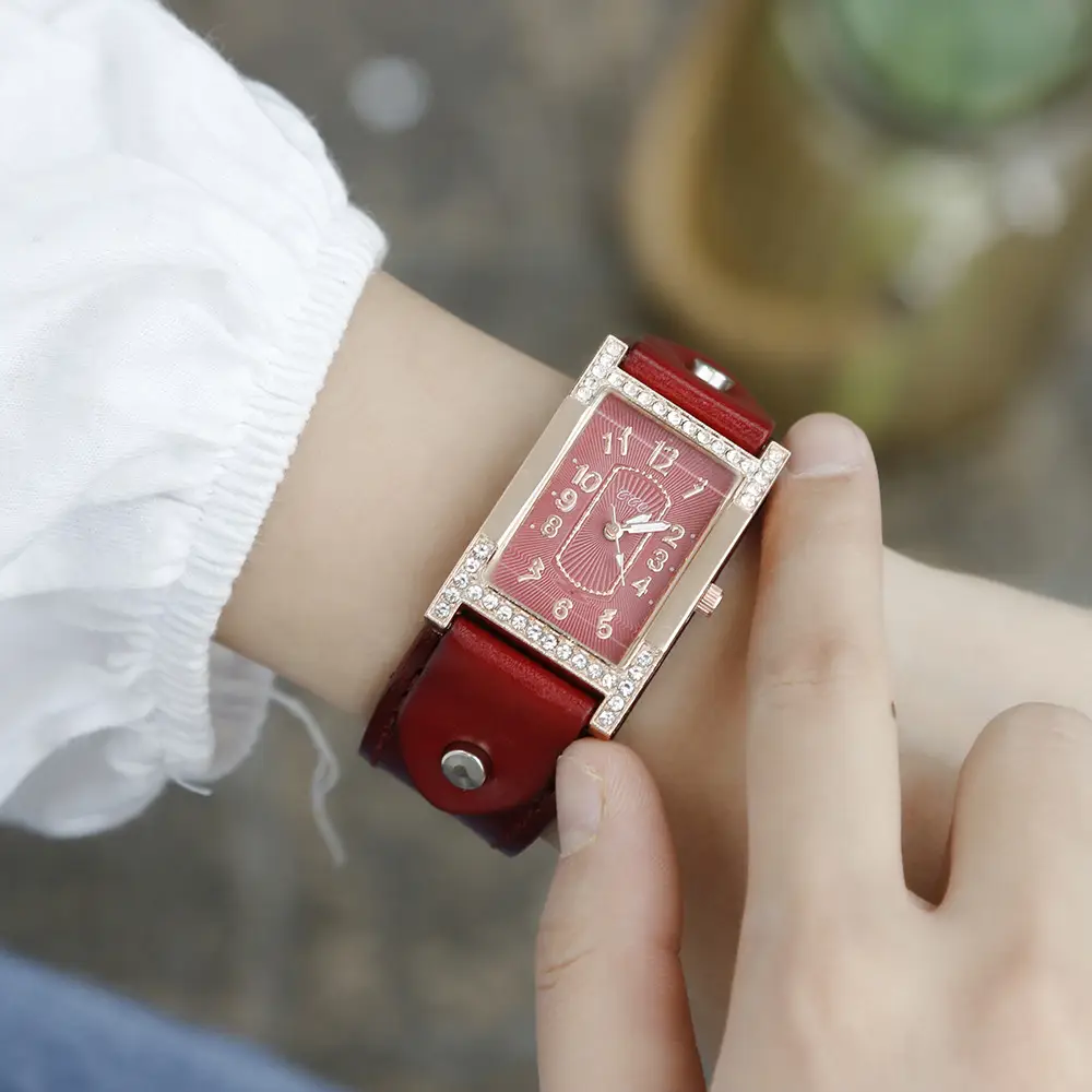 Square Rhinestone Women's Watch Green Leather Magnetic Buckle — feature 7