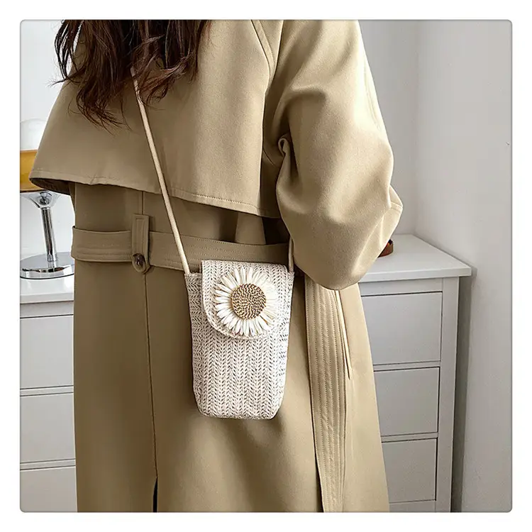 Women's Straw Flower Crossbody Bag Beige — feature 12