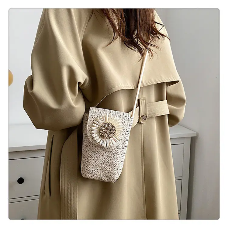 Women's Straw Flower Crossbody Bag Beige — feature 13