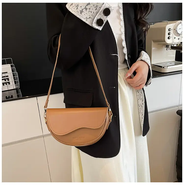 Women's Crossbody Bag Tan Leather 2025 Summer — feature 12