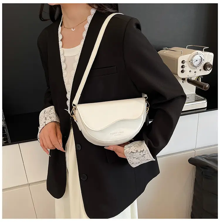 Women's Crossbody Bag Tan Leather 2025 Summer — feature 15
