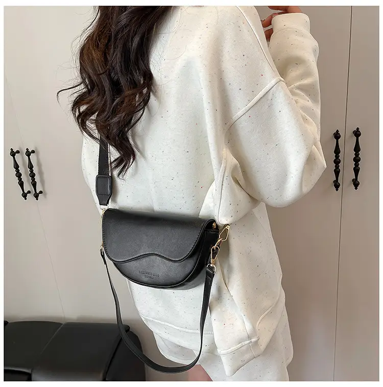 Women's Crossbody Bag Tan Leather 2025 Summer — feature 16
