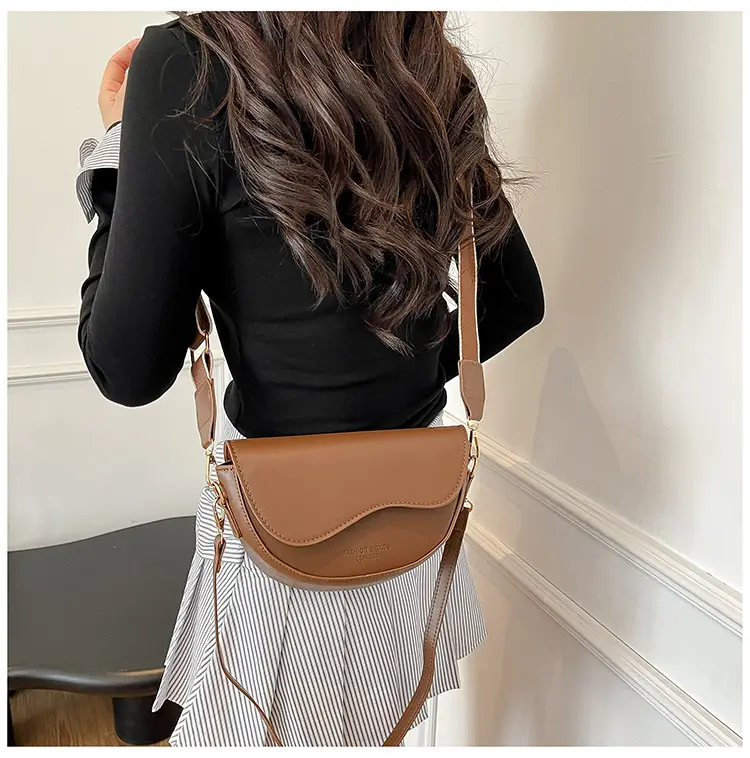 Women's Crossbody Bag Tan Leather 2025 Summer — feature 18