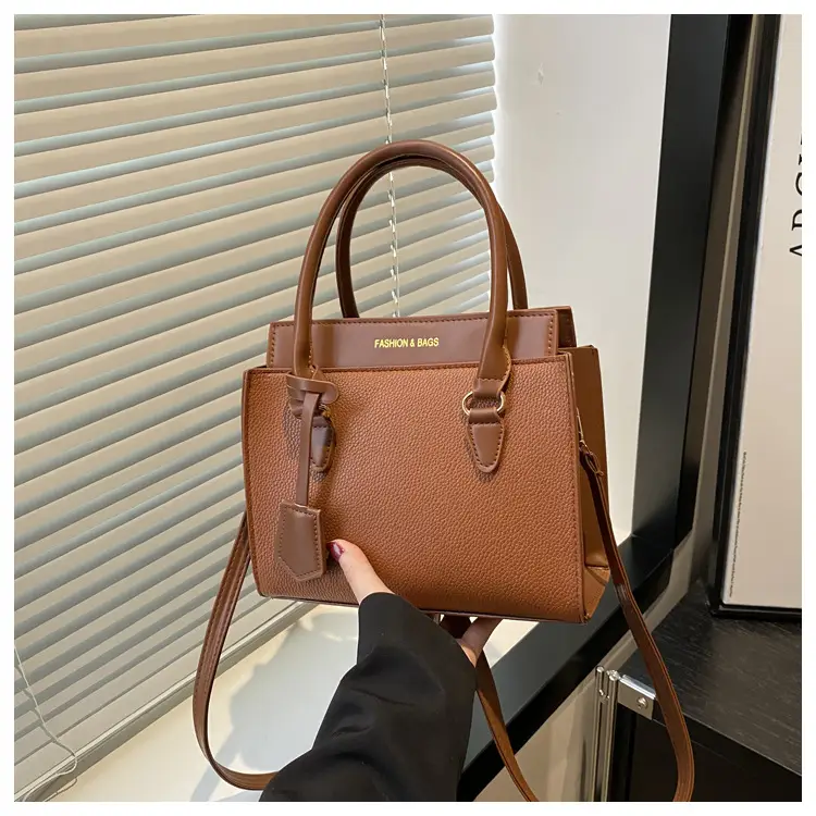 Women's Black Leather Shoulder Bag 2024 New Arrival — feature 11