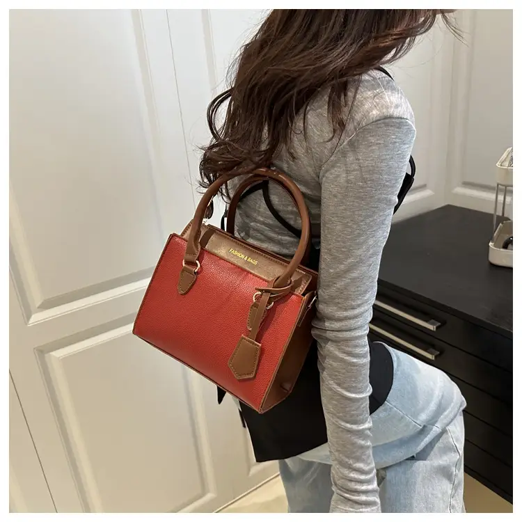 Women's Black Leather Shoulder Bag 2024 New Arrival — feature 22