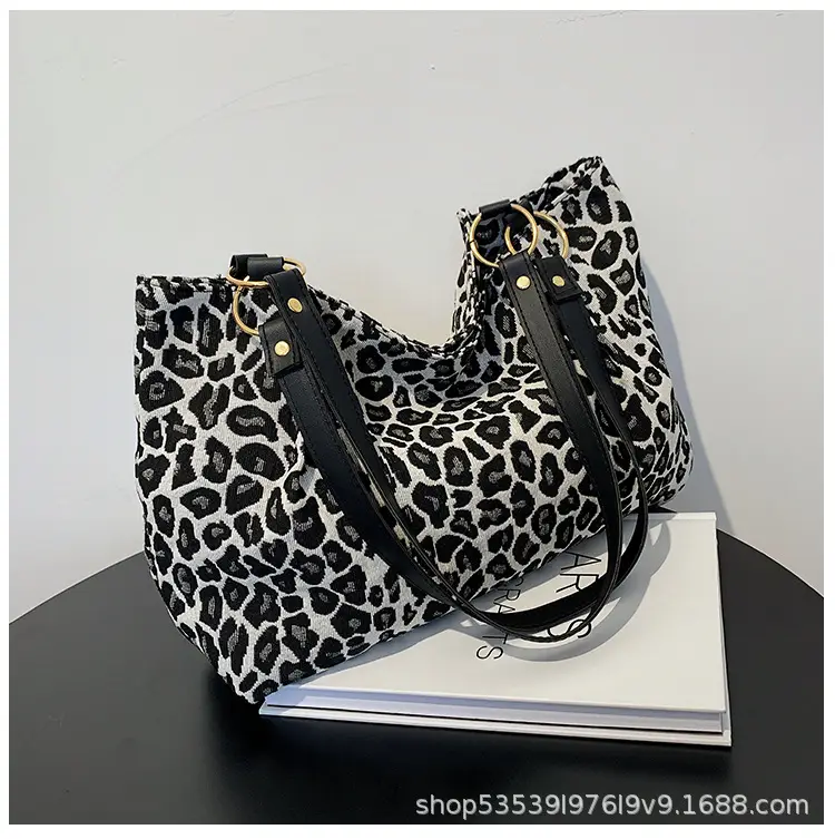 Leopard Canvas Shoulder Bag Large Capacity Women's Tote — feature 15