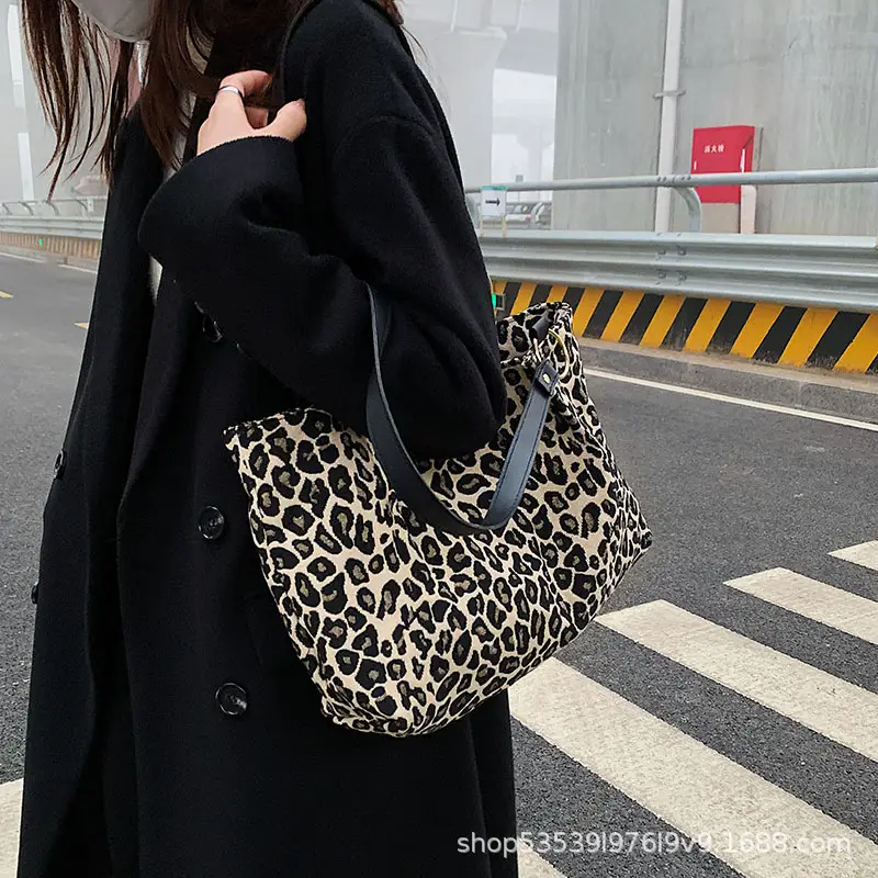 Leopard Canvas Shoulder Bag Large Capacity Women's Tote — feature 20
