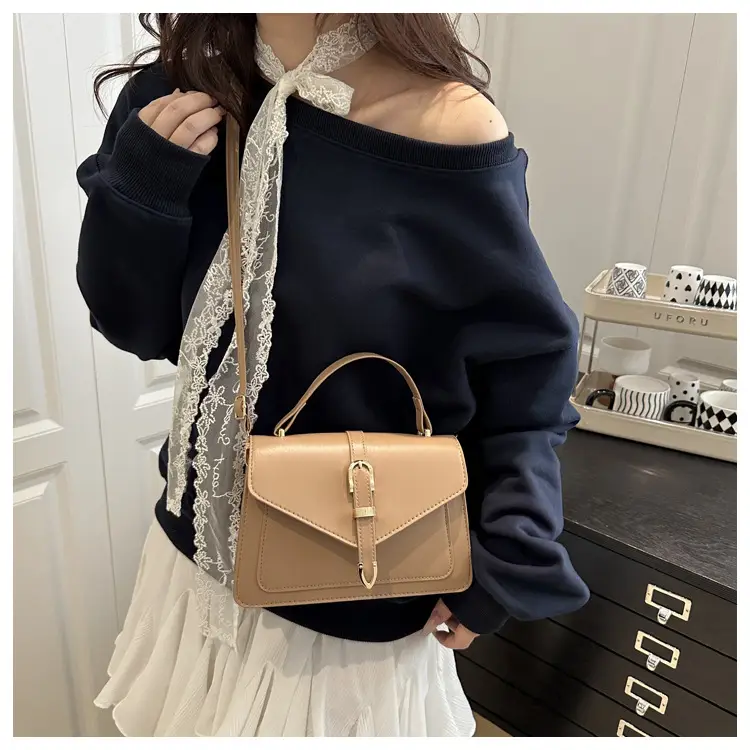 Women's White Square Shoulder Bag 2025 Summer — feature 11