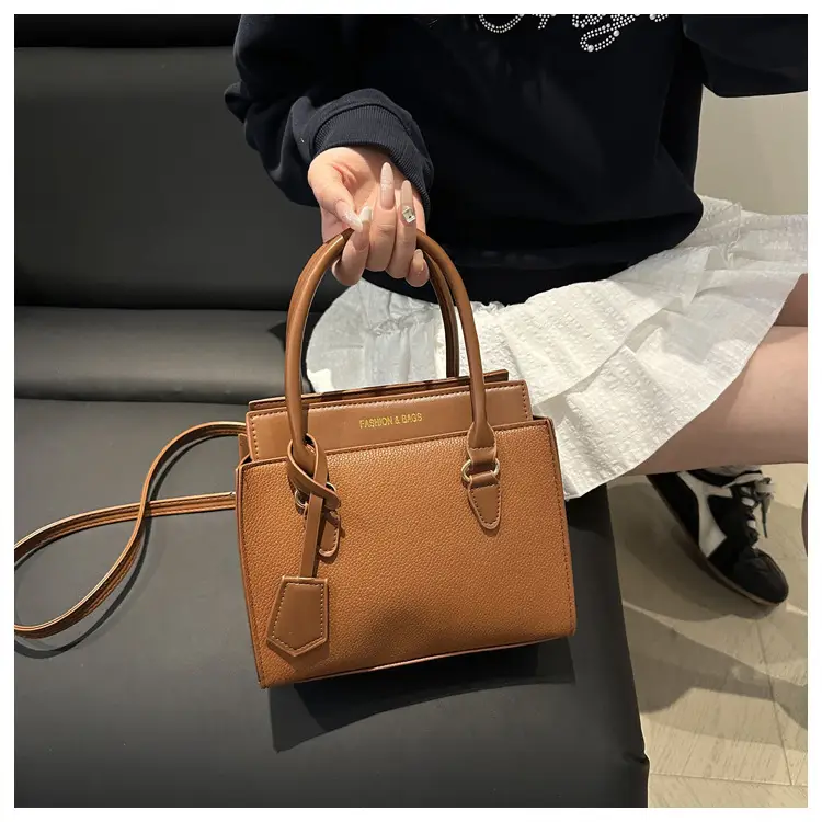 Women's Brown Leather Shoulder Bag 2025 New Arrival — feature 12