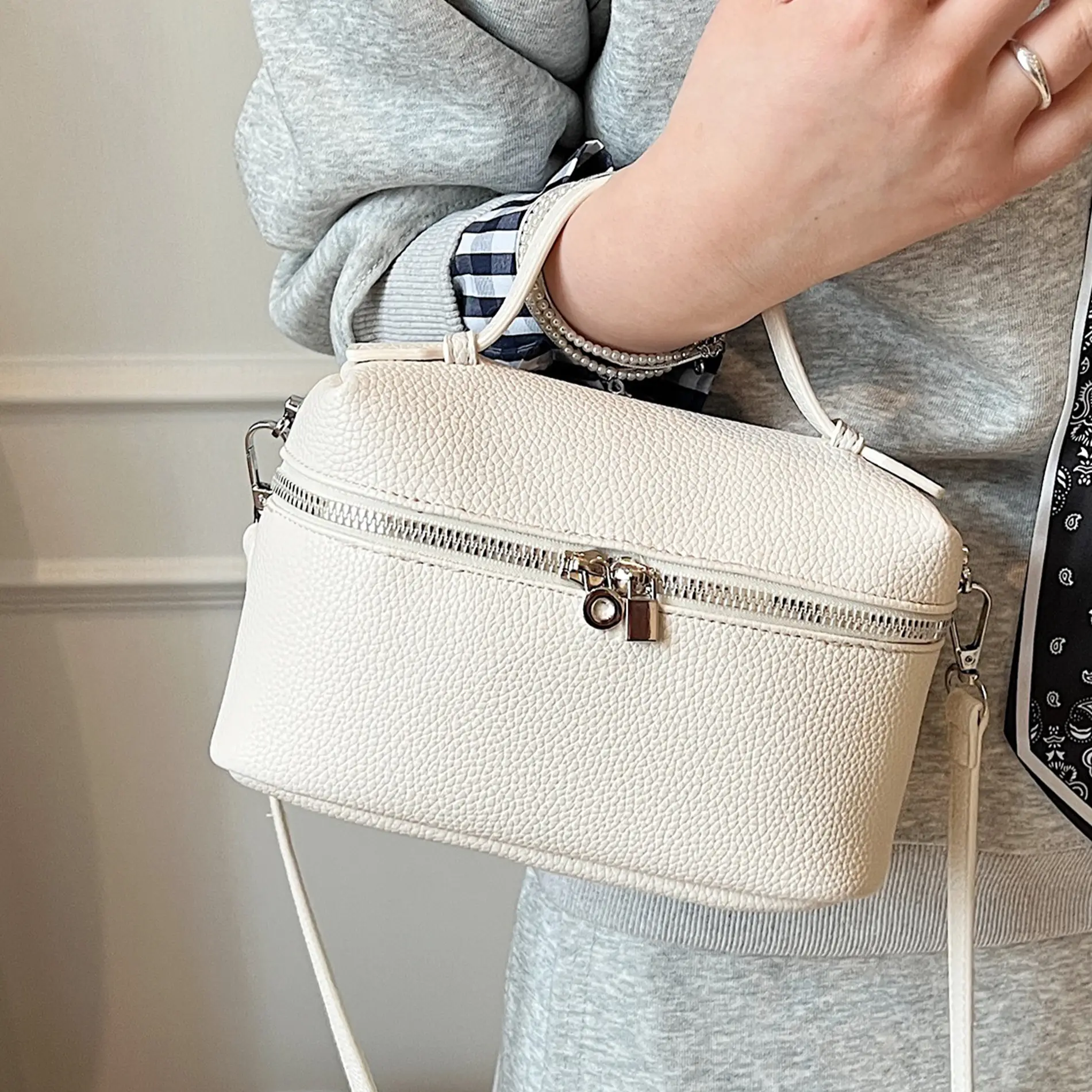 Black Leather Shoulder Bag for Women 2026 - Image 11