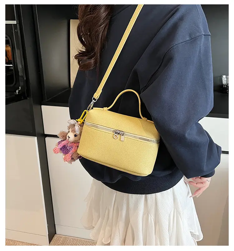Black Leather Shoulder Bag for Women 2026 — feature 1
