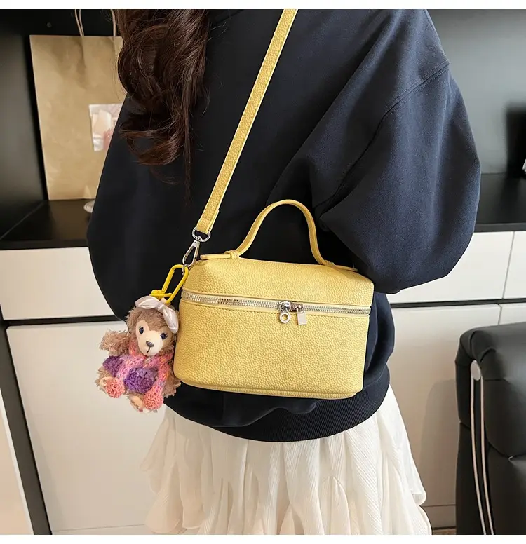 Black Leather Shoulder Bag for Women 2026 — feature 15