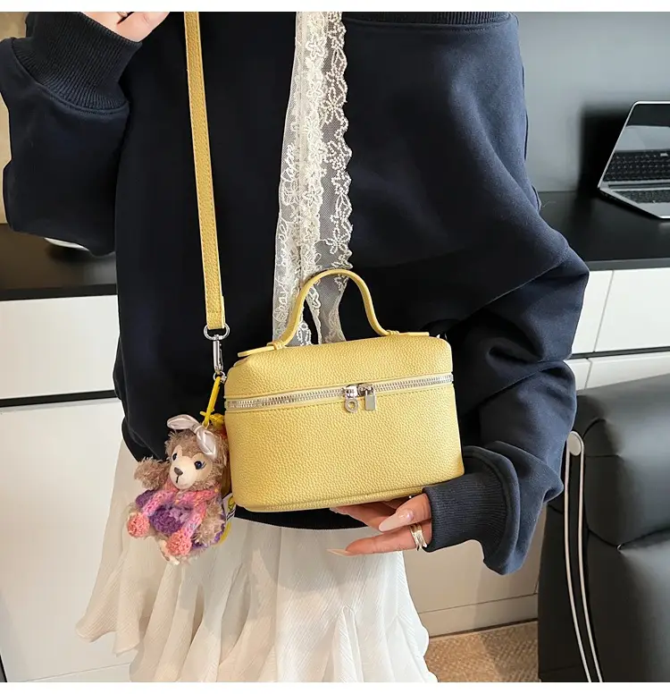Black Leather Shoulder Bag for Women 2026 — feature 17