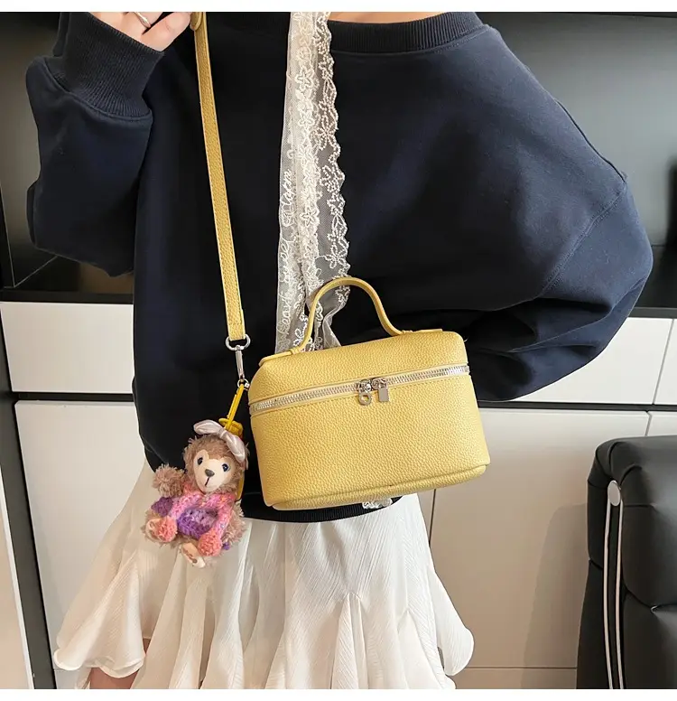Black Leather Shoulder Bag for Women 2026 — feature 18