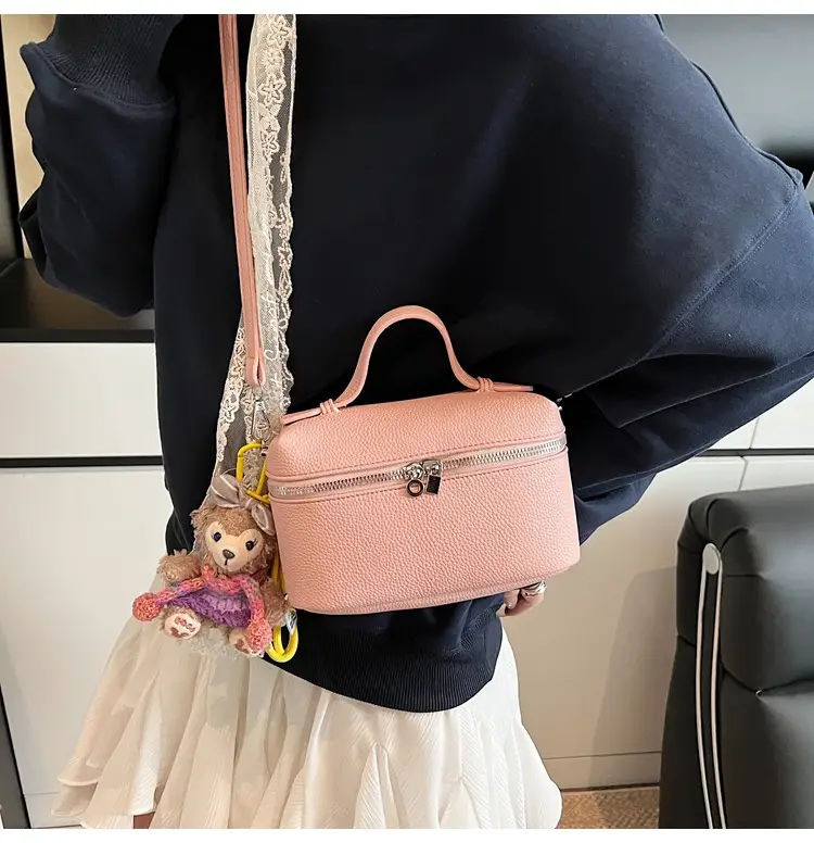 Black Leather Shoulder Bag for Women 2026 — feature 19