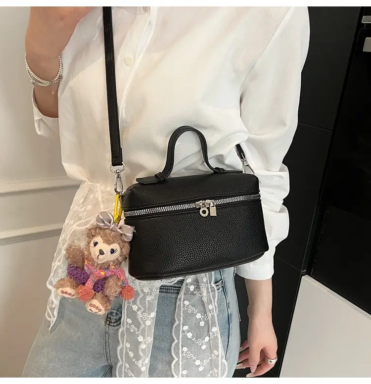 Black Leather Shoulder Bag for Women 2026 — feature 27