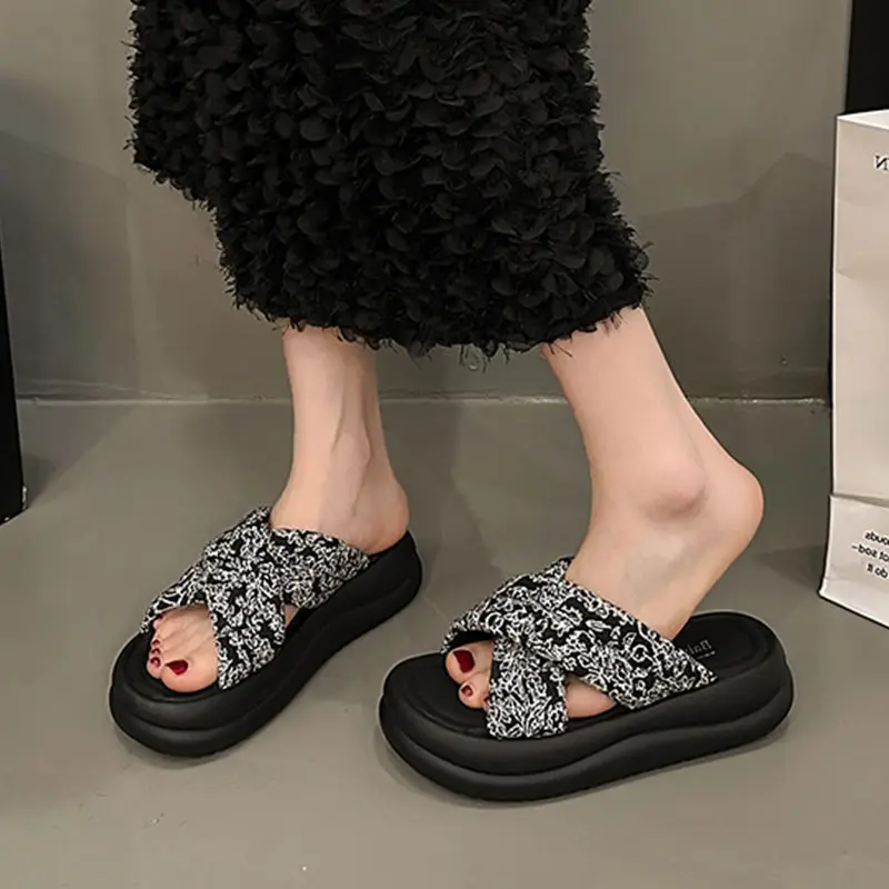 New Chinese Style Women Sandals Platform Thick Bottom Beach Slippers - Image 5