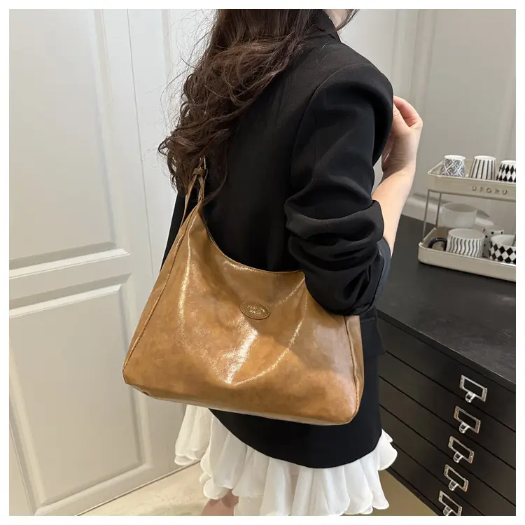 Brown Leather Shoulder Bag for Women 2025 Commuter — feature 11
