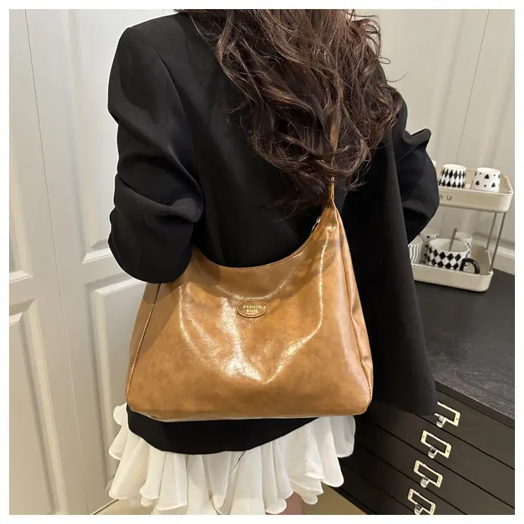 Brown Leather Shoulder Bag for Women 2025 Commuter — feature 13