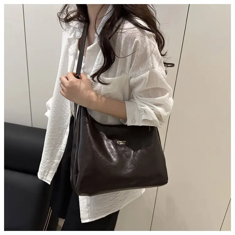 Brown Leather Shoulder Bag for Women 2025 Commuter — feature 15