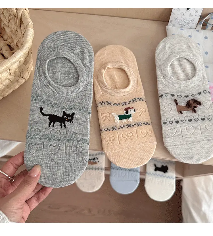 Spring and Summer Socks Women's Socks South Korea Boneless Socks Ultra-thin Silicone Shallow Mouth Boat Socks Fairisland Ins Style Invisible Socks — feature 10