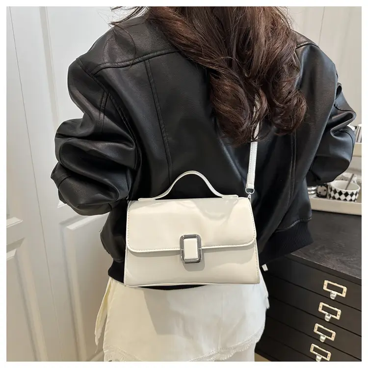 Black Minimalist Shoulder Bag with Silver Clasp — feature 11