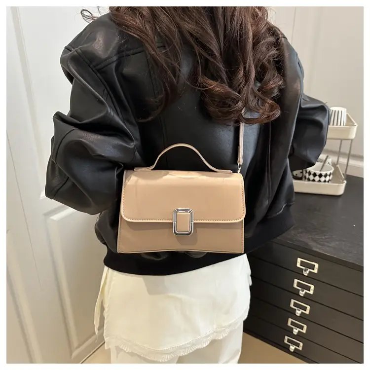 Black Minimalist Shoulder Bag with Silver Clasp — feature 9