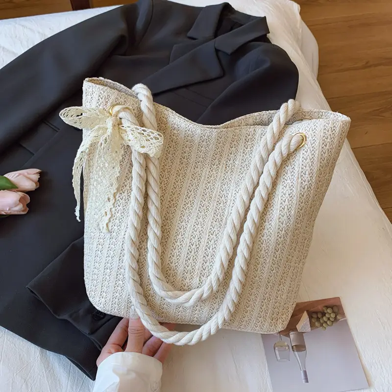 Women's Pastoral Woven Straw Shoulder Bag Large Capacity - Image 3