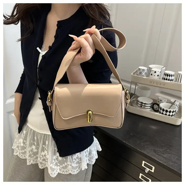 White Square Shoulder Bag for Women 2025 — feature 11