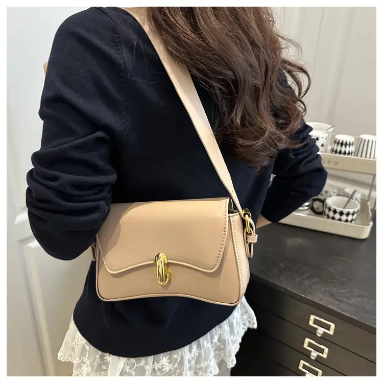 White Square Shoulder Bag for Women 2025 — feature 13