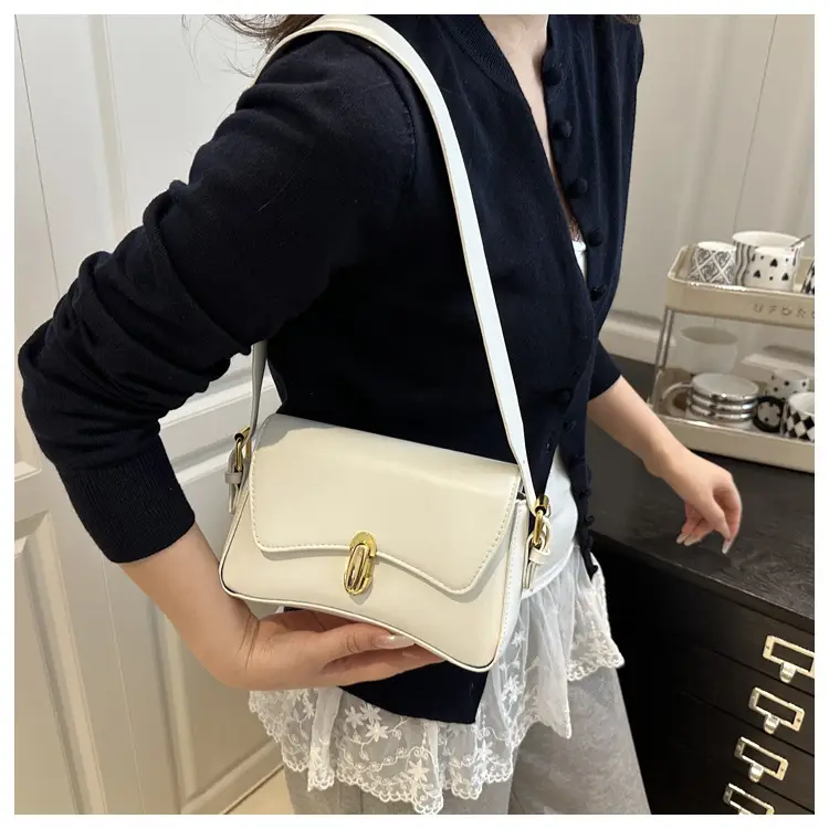 White Square Shoulder Bag for Women 2025 — feature 9