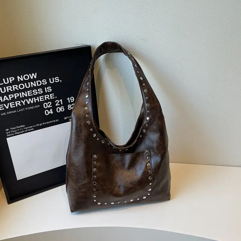 Retro Rivet Shoulder Bag European American Fashion - Image 4