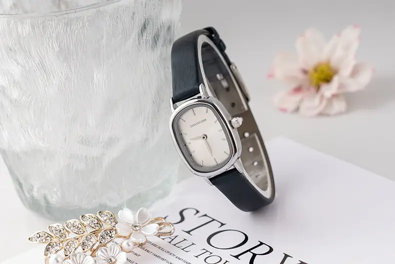 Women's Oval Watch Black Leather Waterproof — feature 11