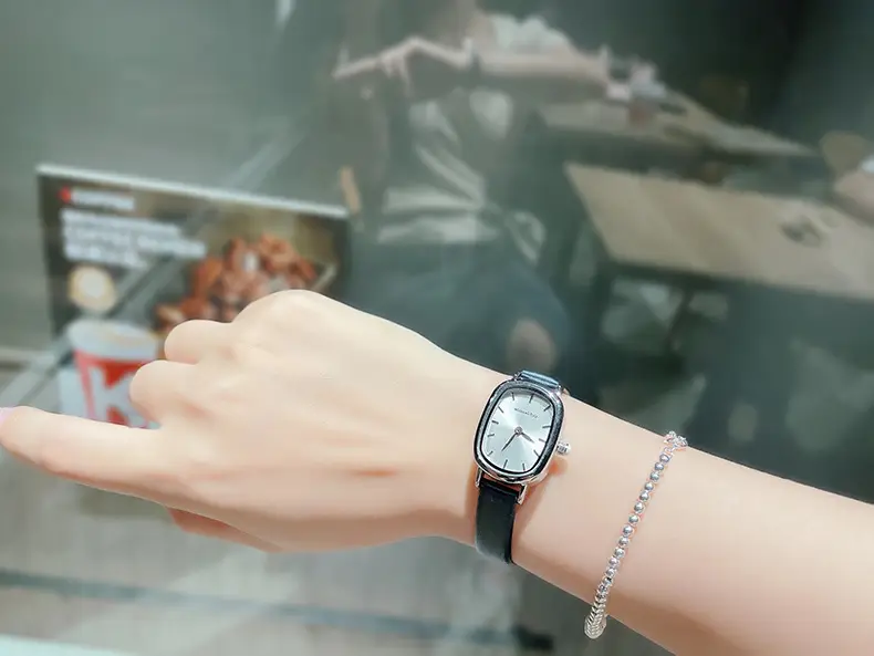 Women's Oval Watch Black Leather Waterproof — feature 25